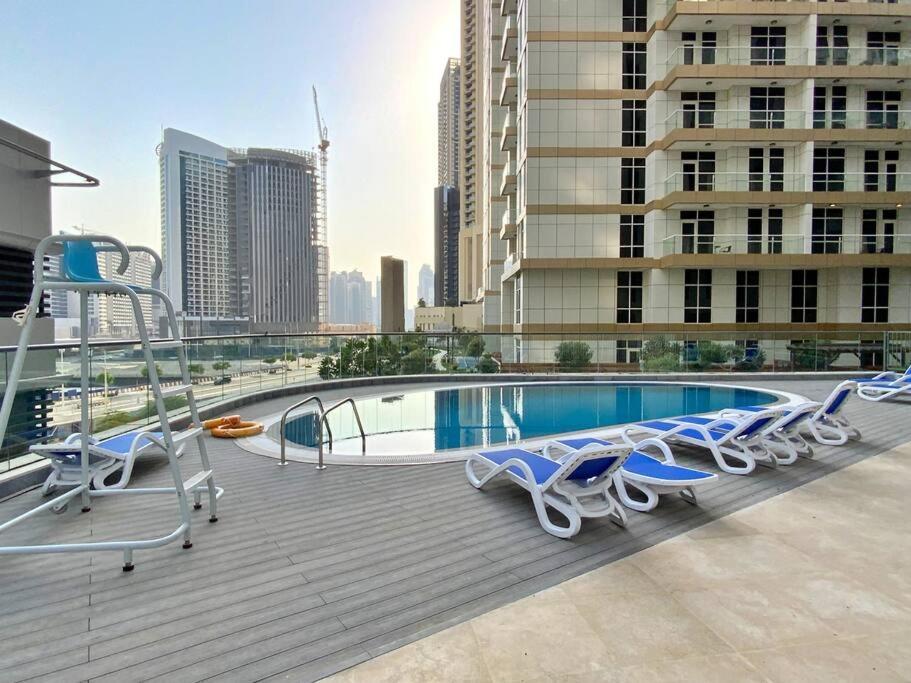 Vvk Holiday Homes, Dunya Tower Dubái Exterior foto
